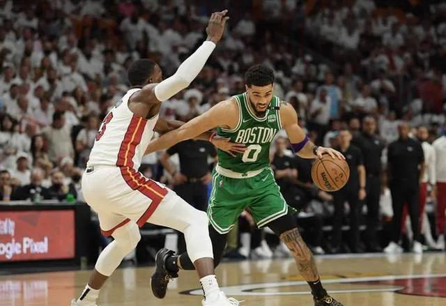 开云体育入口-包含凯尔特人全队状态低迷，球队整体表现难以令人信服的词条