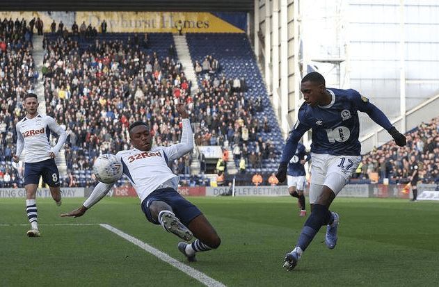 关于利兹联主场击败普雷斯顿,继续领跑积分榜的信息 关于利兹联主场击败普雷斯顿,继续领跑积分榜的信息