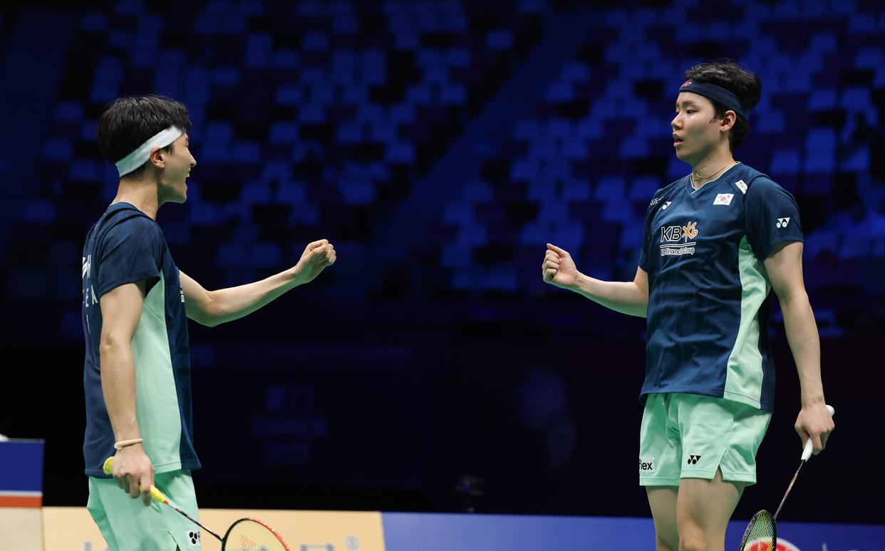 丹麦羽毛球队鏖战韩国羽毛球队,陶菲克三分雨点燃全场 丹麦羽毛球队鏖战韩国羽毛球队,陶菲克三分雨点燃全场