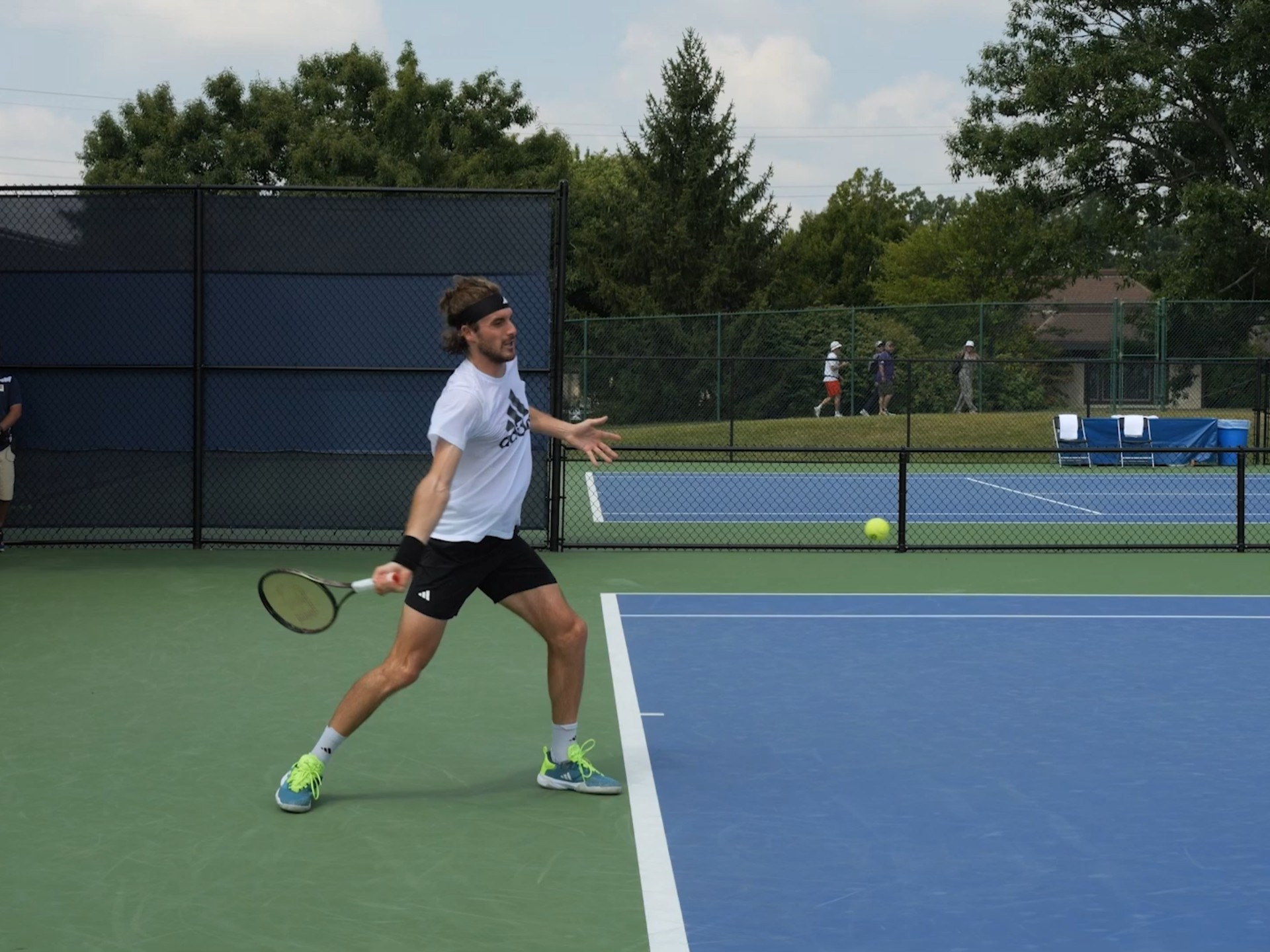 开云体育下载-英国网球队翻盘世界网球队，西西帕斯统治全场的简单介绍